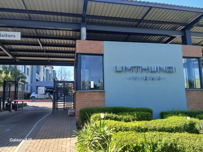 Carlswald Apartment For Sale: 3 Bedrooms, Private Garden, Clubhouse, Gym, Solar Inverter.
