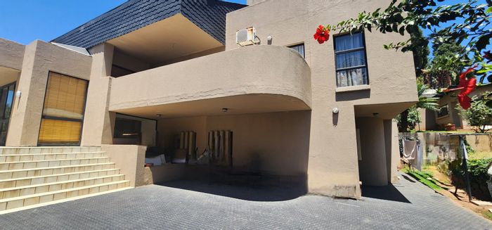 5-Bedroom House for Sale in Claudius with Jacuzzi, Study, and Servants' Quarters.