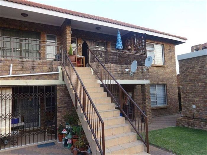 Birchleigh Townhouse For Sale: 2 Bedrooms, garage, carport, open-plan living.