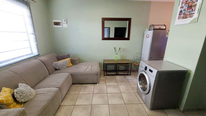 Belhar Apartment For Sale: 2 Bedrooms, secure complex, near transport and amenities.