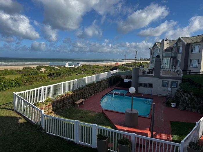 Aston Bay Apartment For Sale: 3 Bedrooms, sea views, pool, braai area.