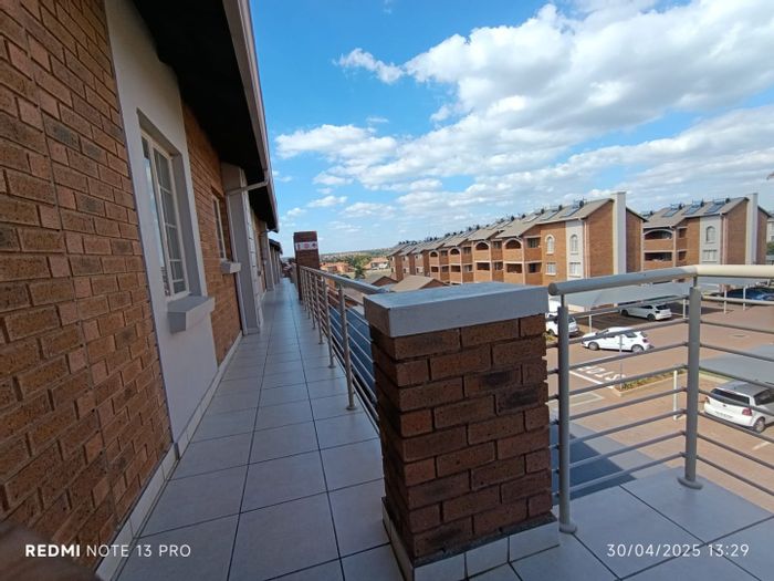 For Sale: Apartment in Stone Ridge with 2 bedrooms, balcony, and 24-hour security.