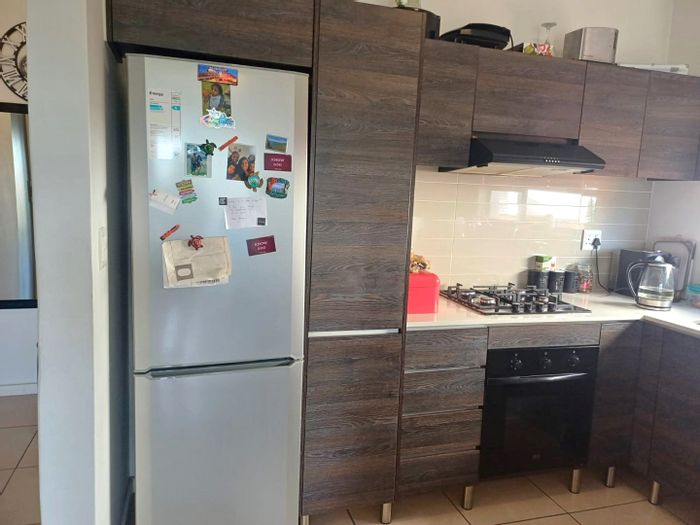 2 Bed, 2 Bath Apartment To Rent in Greenstone Crest with amenities and security.