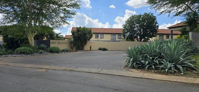For Sale: 3-Bedroom Townhouse in Annlin with Living Area and Secure Estate.