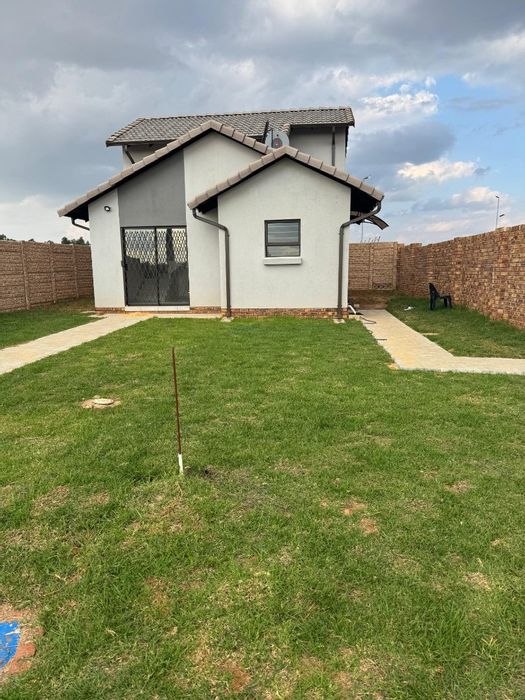 For Sale: House in Reigerpark with secured development, 3 beds, 2 baths.