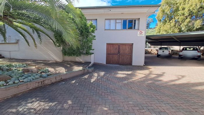 Investment opportunity in Westdene: House with flatlets, pool, and parking. For Sale.