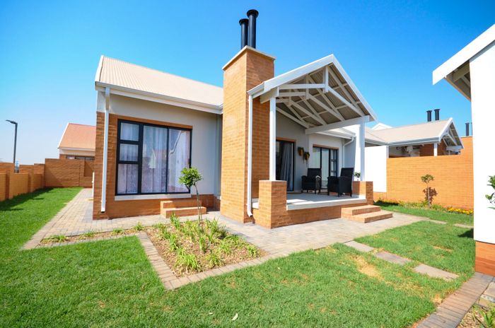 To Rent: 3-Bedroom Apartment in Southdowns Estate with secure garden and braai.