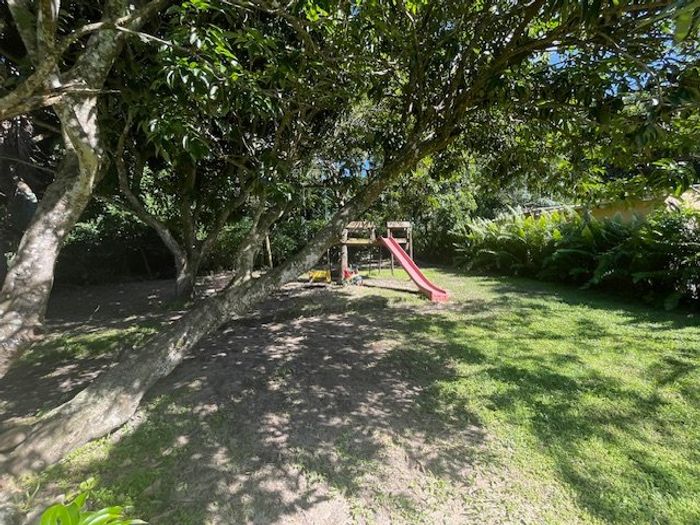 Sea Park House For Sale: 3 bedrooms, flatlet, spacious yard, natural stream.