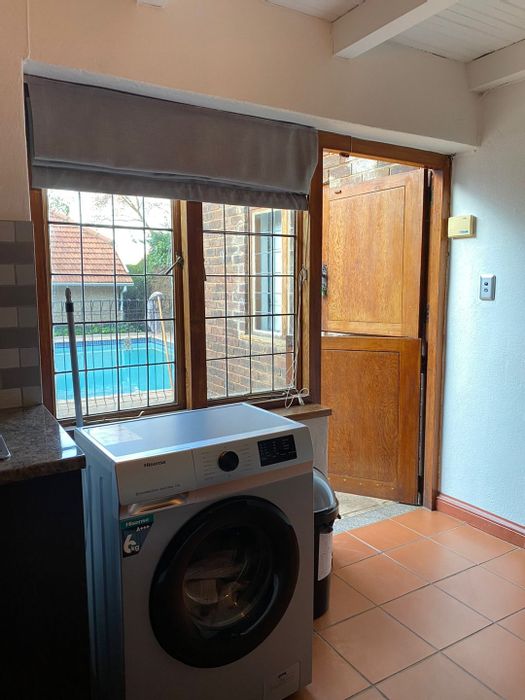 Auckland Park Apartment To Rent: 1 Bedroom, Pre-paid Electricity, No Pets, No Parking.