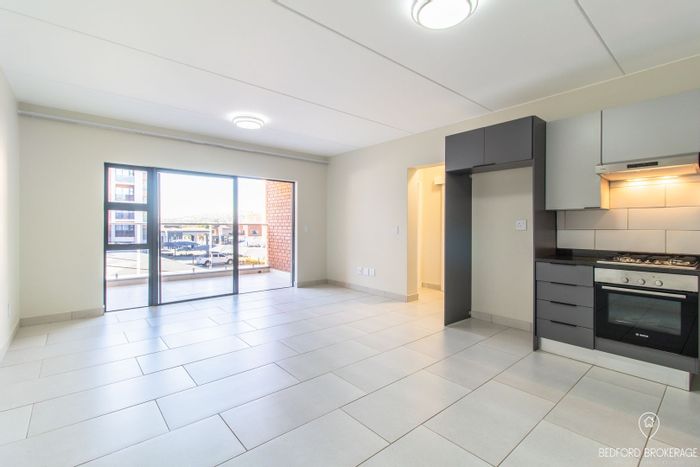 To Rent: Apartment in Bedfordview Central with gym, pool, and daycare amenities.
