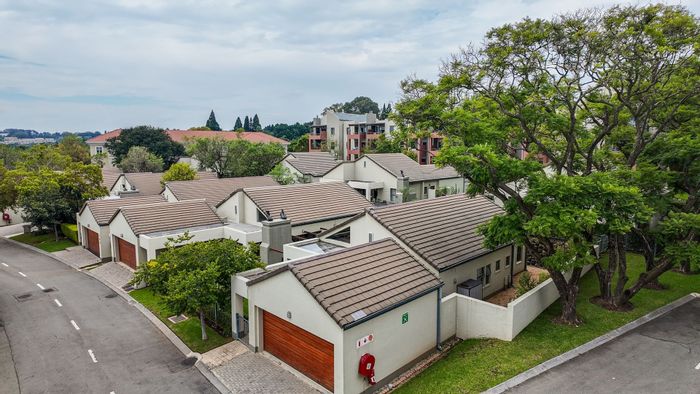 Bryanston Apartment To Rent: 2 Bedrooms, Pool, Gym, Clubhouse, Great Security.