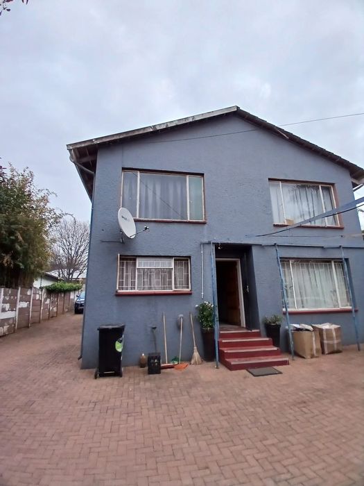 For Sale: House in Westdene, student accommodation for 16, near universities.