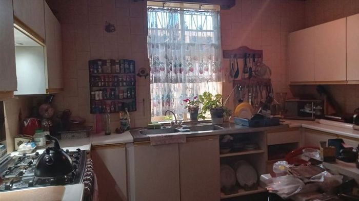 Dalview House For Sale: 3 Bedrooms, pool, granny flat, staff quarters, 4 carports.