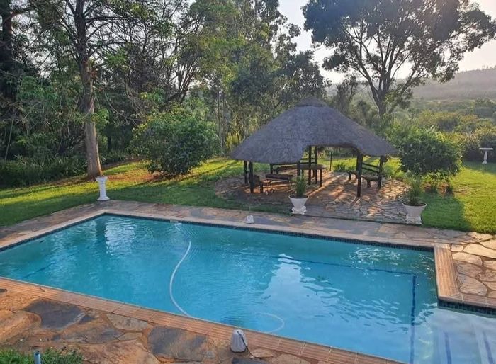 To Rent: 1-Bedroom Apartment in White River Estates with deck, garage, pool access.