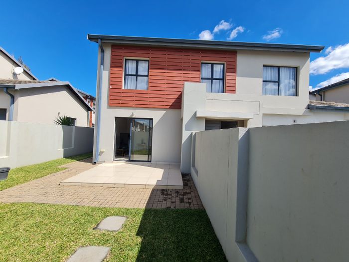 Raslouw AH House For Sale: 3 Bedrooms, 2 Bathrooms, Garden, Double Garage.