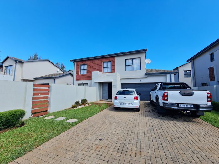 Raslouw AH House For Sale: 3 Bedrooms, 2 Bathrooms, Garden, Double Garage.