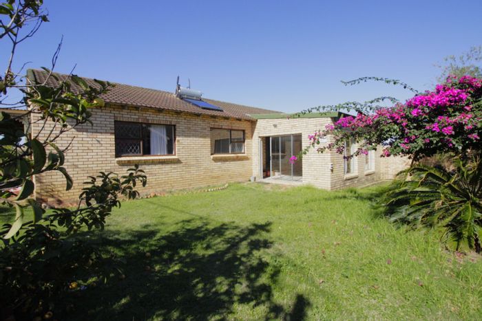 C Place House For Sale: 4 beds, 3 baths, large yard, close to beach.