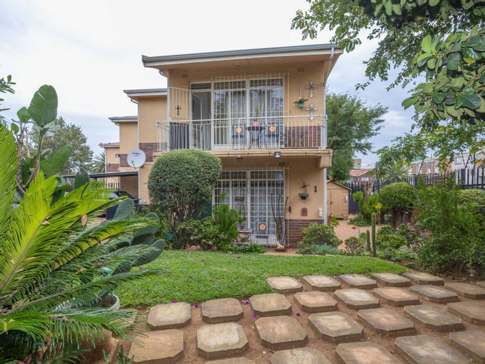 Primrose Townhouse For Sale: 2 beds, private patio, pet-friendly, secure parking.