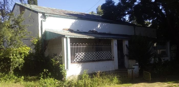 For Sale: House in Smithfield Central with 4 bedrooms, large kitchen, and garden.