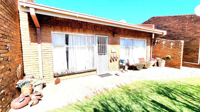 Townhouse for Sale in Wilgehof: Spacious living, pet-friendly, secure parking, vibrant community amenities.