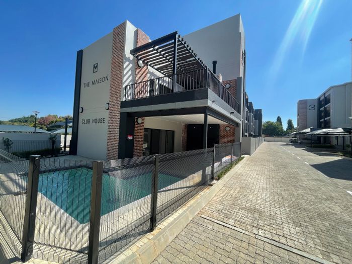Bryanston Apartment To Rent: 2 Beds, 2 Baths, Pool, Security Cameras, Unfurnished.