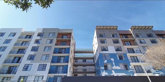 For Sale: Zonnebloem Apartment with rooftop pool, secure parking, and city access.
