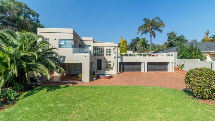 Spacious Observatory house for sale: 7 bedrooms, pool, garden, and security features.