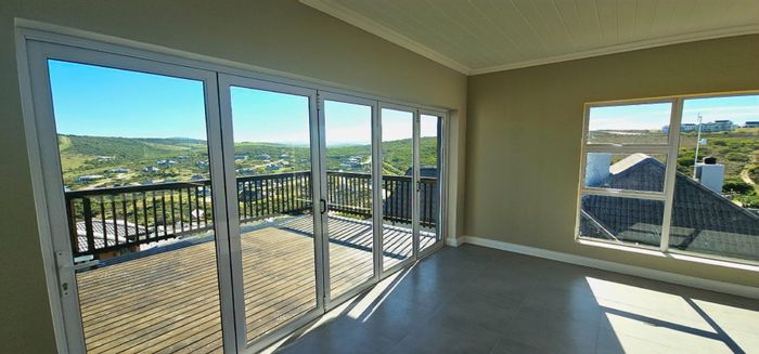 Seemeeu Park House For Sale: 3 beds, open-plan living, built-in braai, double garage.