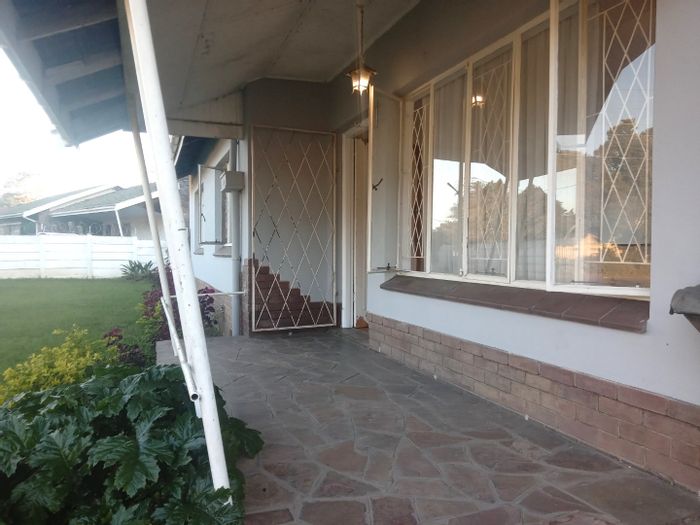 Pelham House To Rent: 5 Bedrooms, Large Garden, Pet-Friendly, Parking Available.