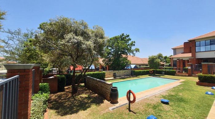For Sale: 3-Bedroom Apartment in Greenstone Hill with garden, gym, and pool access.