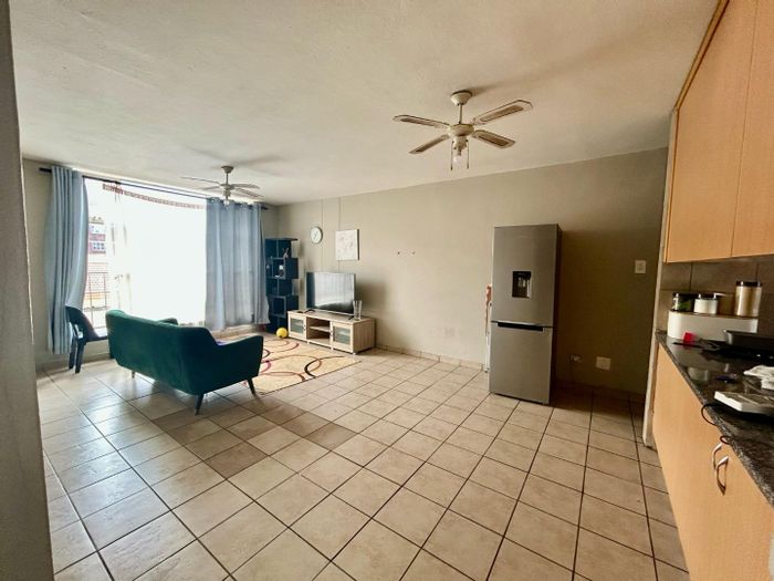 For Sale: Apartment in Wonderboom South with 24/7 security and parking bay.