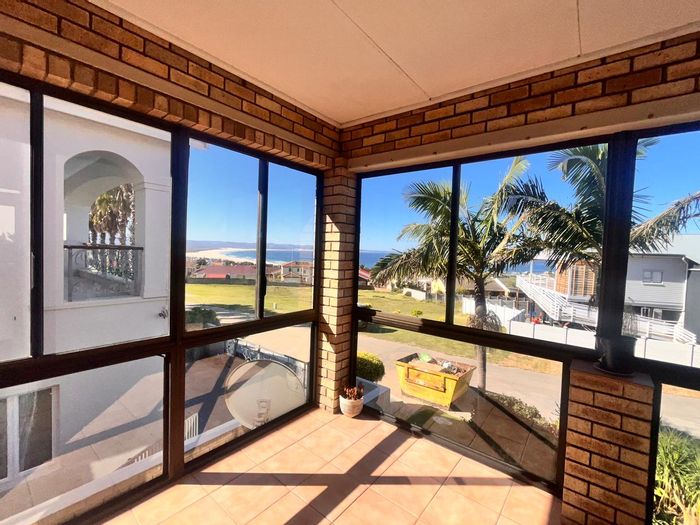 Wavecrest House For Sale: 6 Bedrooms, 3 Bathrooms, Income-Generating Flatlet, Sea Views.