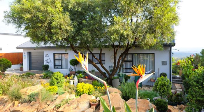 House for Sale in Kleinfontein AH: 2 bedrooms, garden, solar system, scenic views.