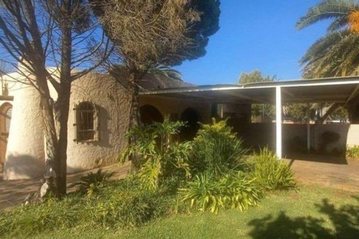 For Sale: Spacious 4-Bedroom House in Orkney Central with Ample Parking and Yard.