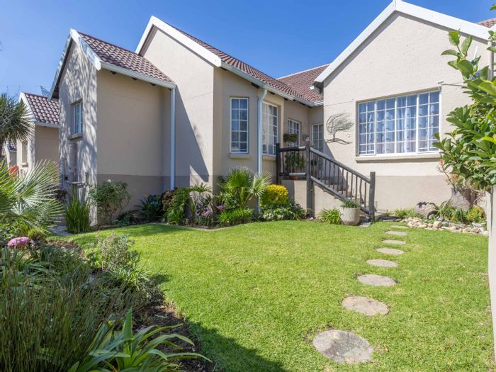 Eden Glen Townhouse For Sale: 3 beds, 2 baths, pools, clubhouse, security.