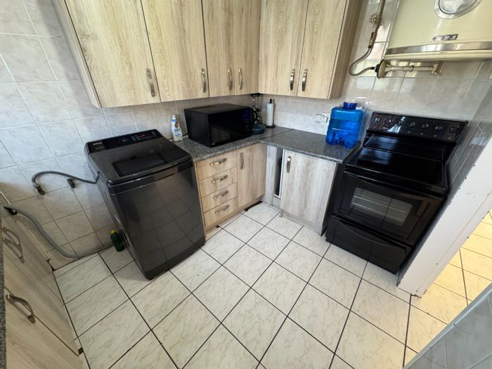 For Sale: Apartment in Kempton Park Ext 5 with 2 bedrooms, carport, and dining room.