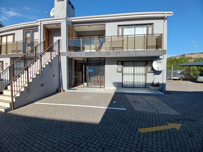 For Sale: 2-Bedroom Apartment in Hartenbos Central with Braai Patio and Parking.