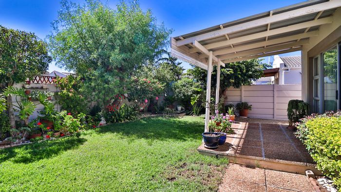 2-Bedroom House in Sunningdale For Sale with Garden, Garage, and Security Features.