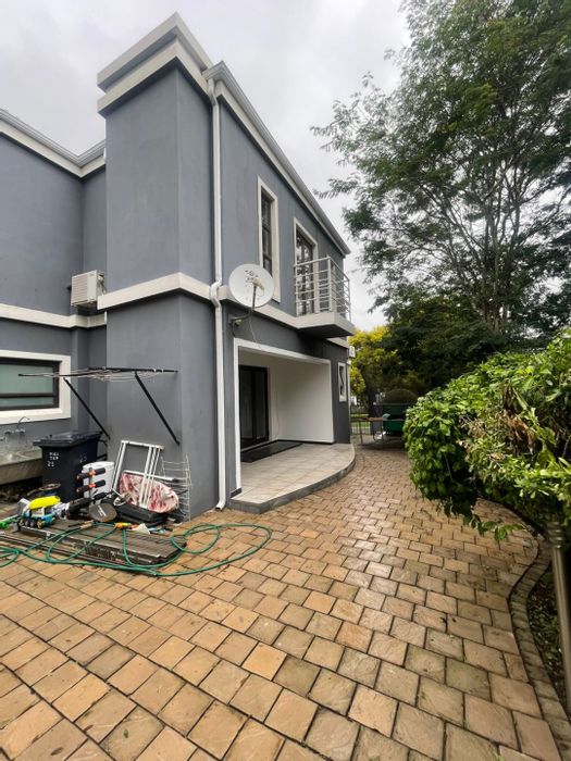 Carlswald House To Rent: 3 Bedrooms, Private Garden, Double Garage, Secure Estate.