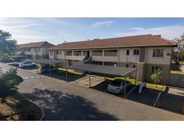 Eden Glen Townhouse For Sale: Ground floor unit, private garden, secure complex amenities.