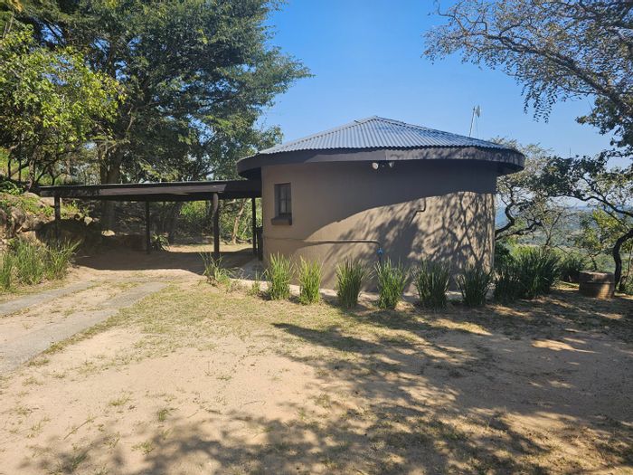 Farm to Rent in White River Rural: 1 Bed, wildlife estate, deck, pet-friendly.