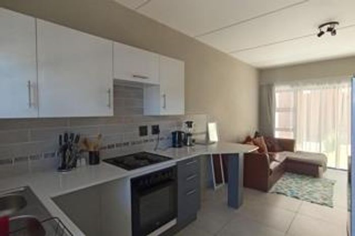 Ravenswood Apartment For Sale: Secure living, close to amenities and East Rand Mall.