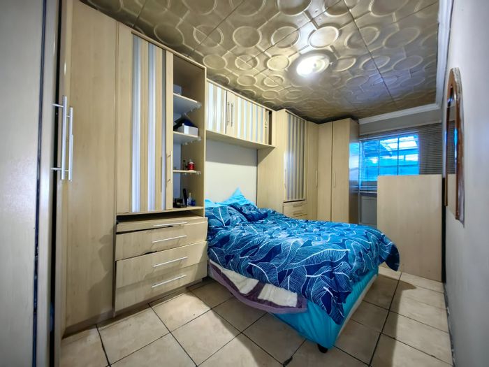 Beacon Valley House For Sale: 3 Bedrooms, Garage, Entertainment Area, Low Maintenance Yard.