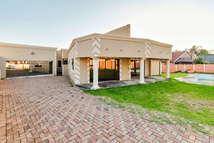 For Sale: House in Birch Acres with 4 bedrooms, flatlet, and 24/7 security.