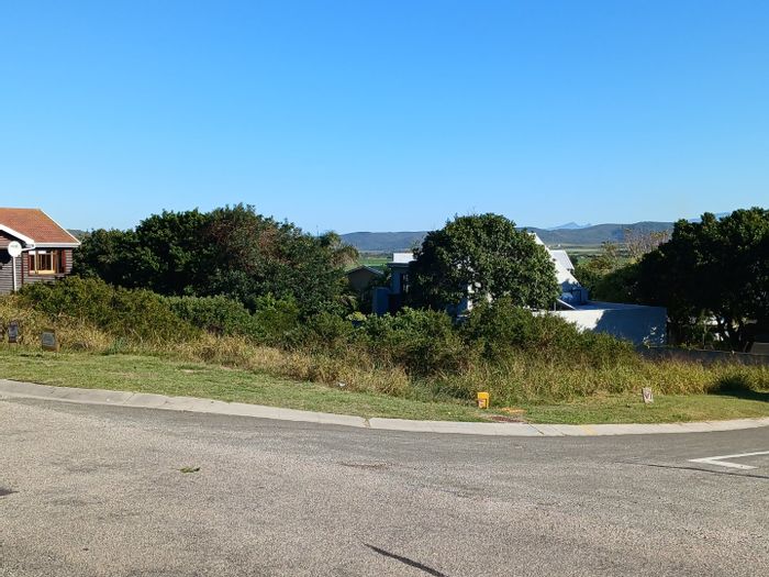 Vacant Land Residential in Fraaiuitsig For Sale: 637m² near Kleinbrak River beach.