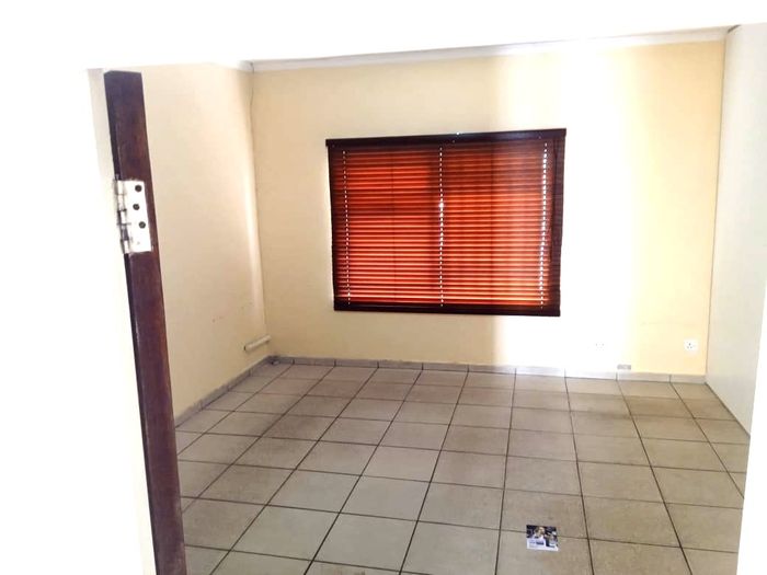 Kagiso Commercial Office Space To Rent: Kitchen, Male/Female Toilets, Convenient Amenities.