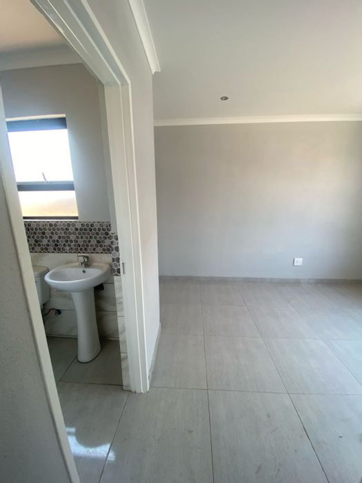 Dersley House For Sale: New development, fully tiled, aluminum windows, geyser included.