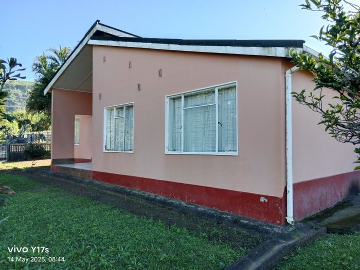 Northdale House For Sale: 3 beds, garden, double carport, near schools.