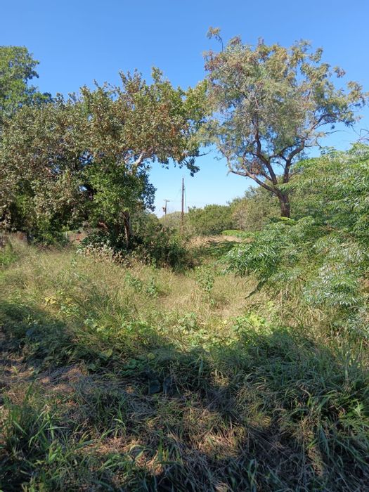 Farm for Sale in Hartbeespoort Rural: Two houses, two cottages, 3.5 hectares.