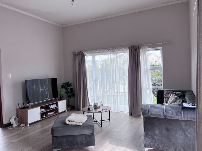 For Sale: House in Riverspray Lifestyle Estate with pool, tennis courts, and river access.